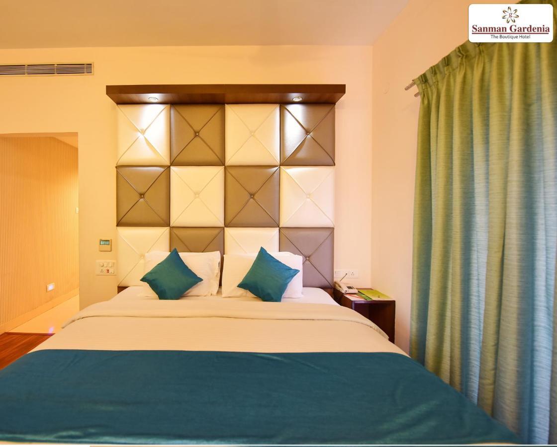 Hotel Sanman Gardenia Bangalore Exterior foto